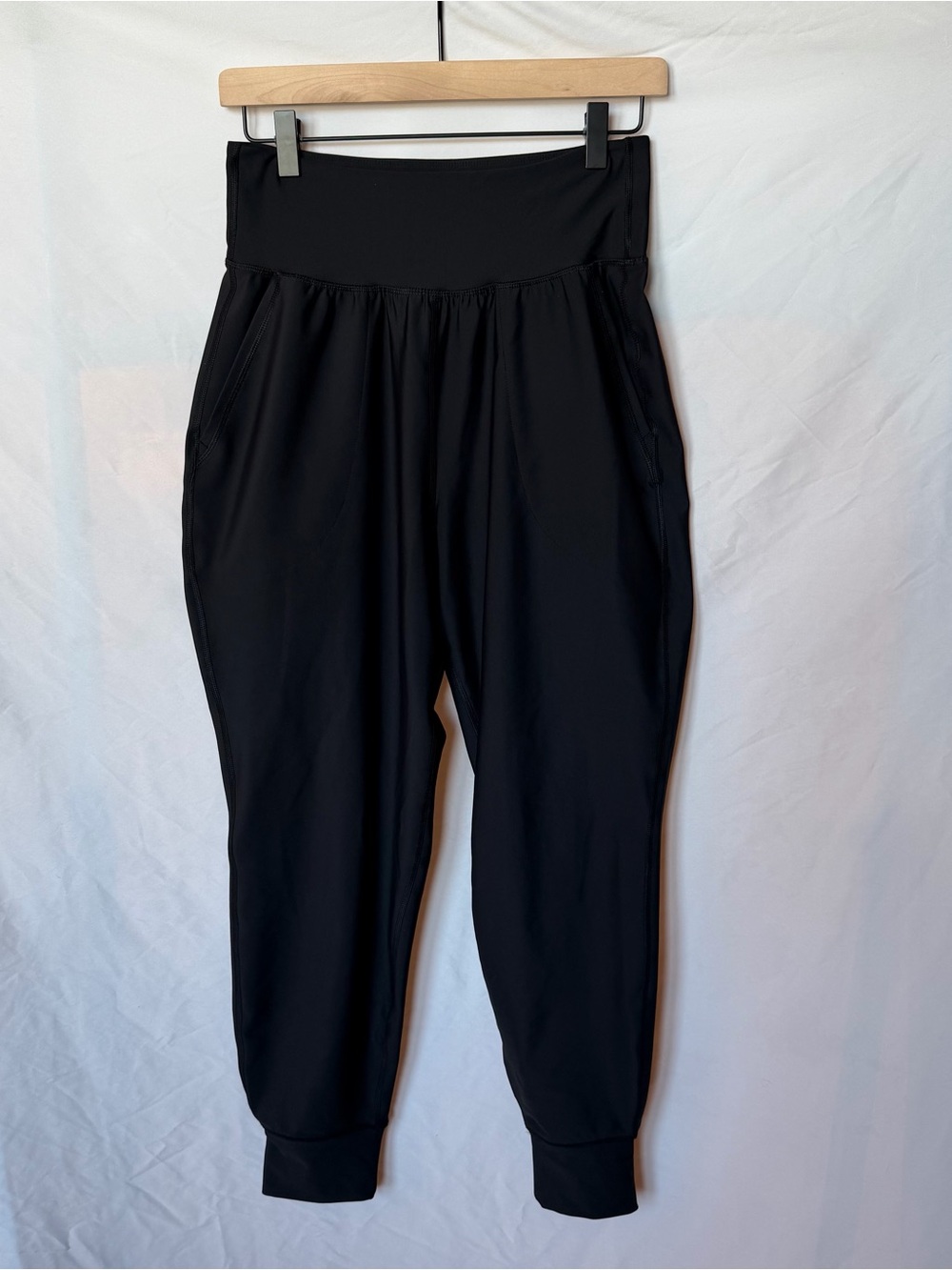 🖤 Old Navy PowerSoft Joggers – Black | Medium